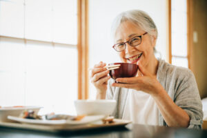 高齢の親が暮らす実家を安全に。捨てない片づけで“今の生活”に合わせる方法